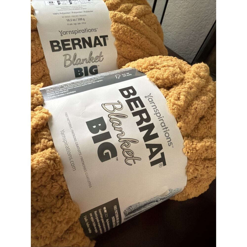 Bernat Burnt Musard blanket, yarn Gold/Oro 51069 4 Count - Picture 4 of 4